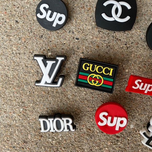 NEW Set of 10 Shoe or Bracelet Charms. NEW in package - Picture 3 of 7